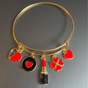 “Conversation Piece” 🗣️ Bangle in Gold-tone